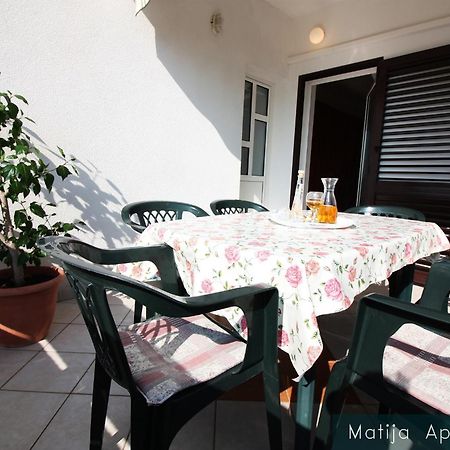 Apartmani Matija Metajna Exteriér fotografie