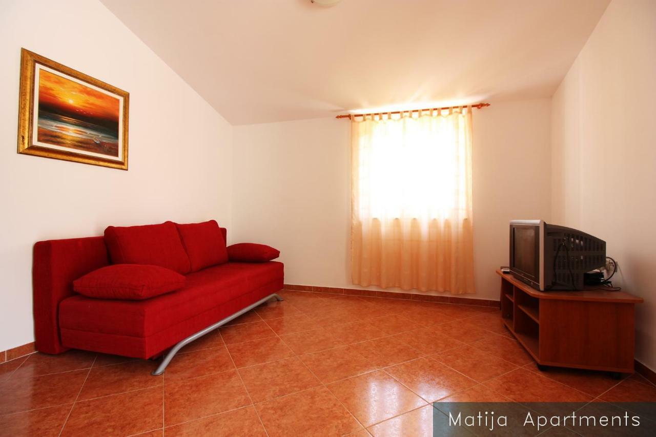 Apartmani Matija Metajna Exteriér fotografie