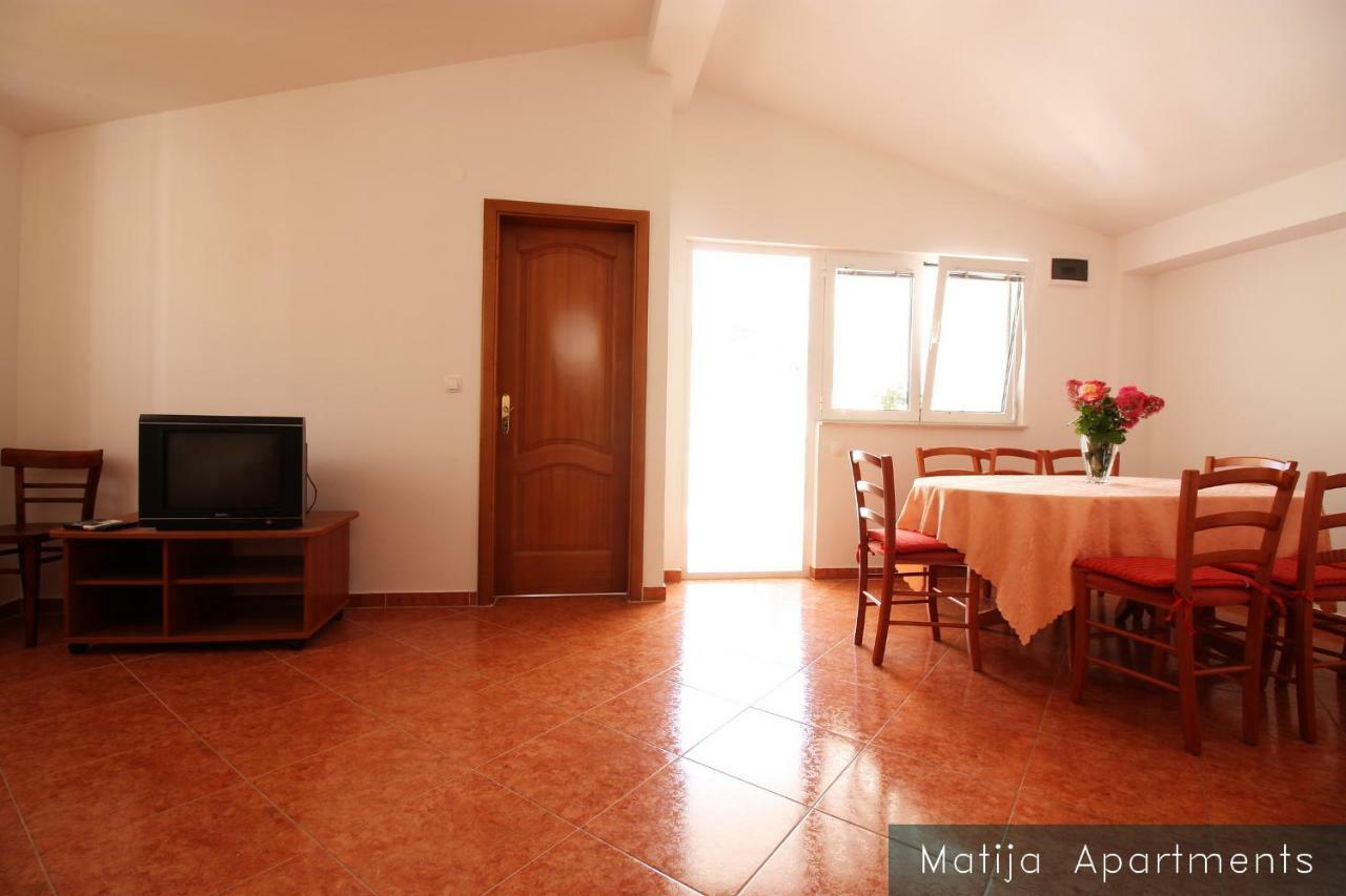 Apartmani Matija Metajna Exteriér fotografie