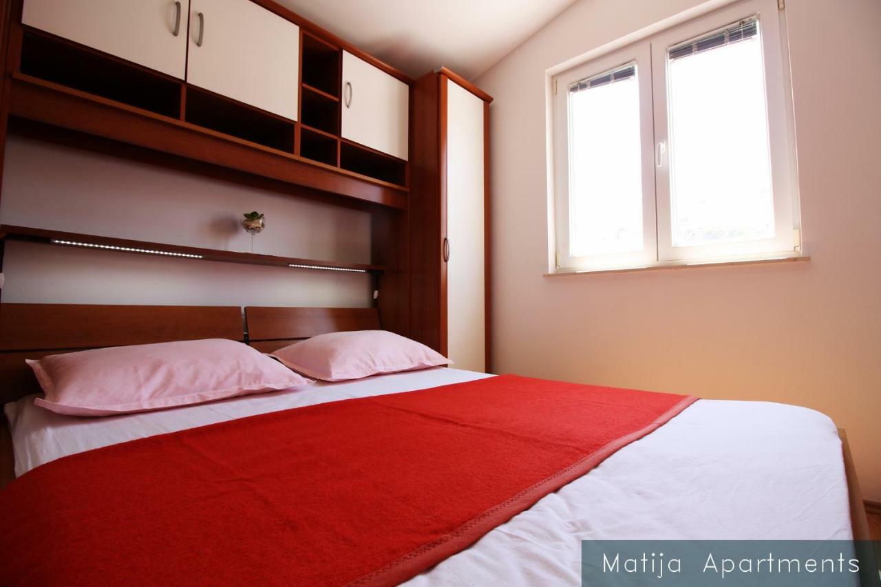 Apartmani Matija Metajna Exteriér fotografie