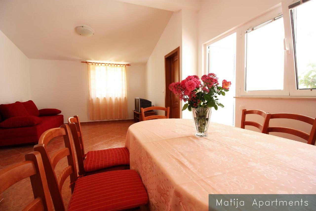 Apartmani Matija Metajna Exteriér fotografie